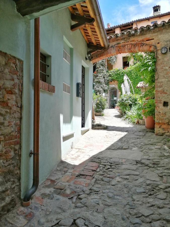 Fiordaelisa Apartment Monforte dʼAlba Exterior foto